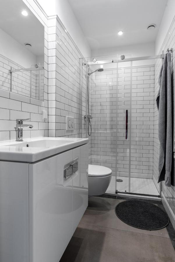 Noclegi Liw Apartments Hotel Apartamenty แวกรูฟ ภายนอก รูปภาพ